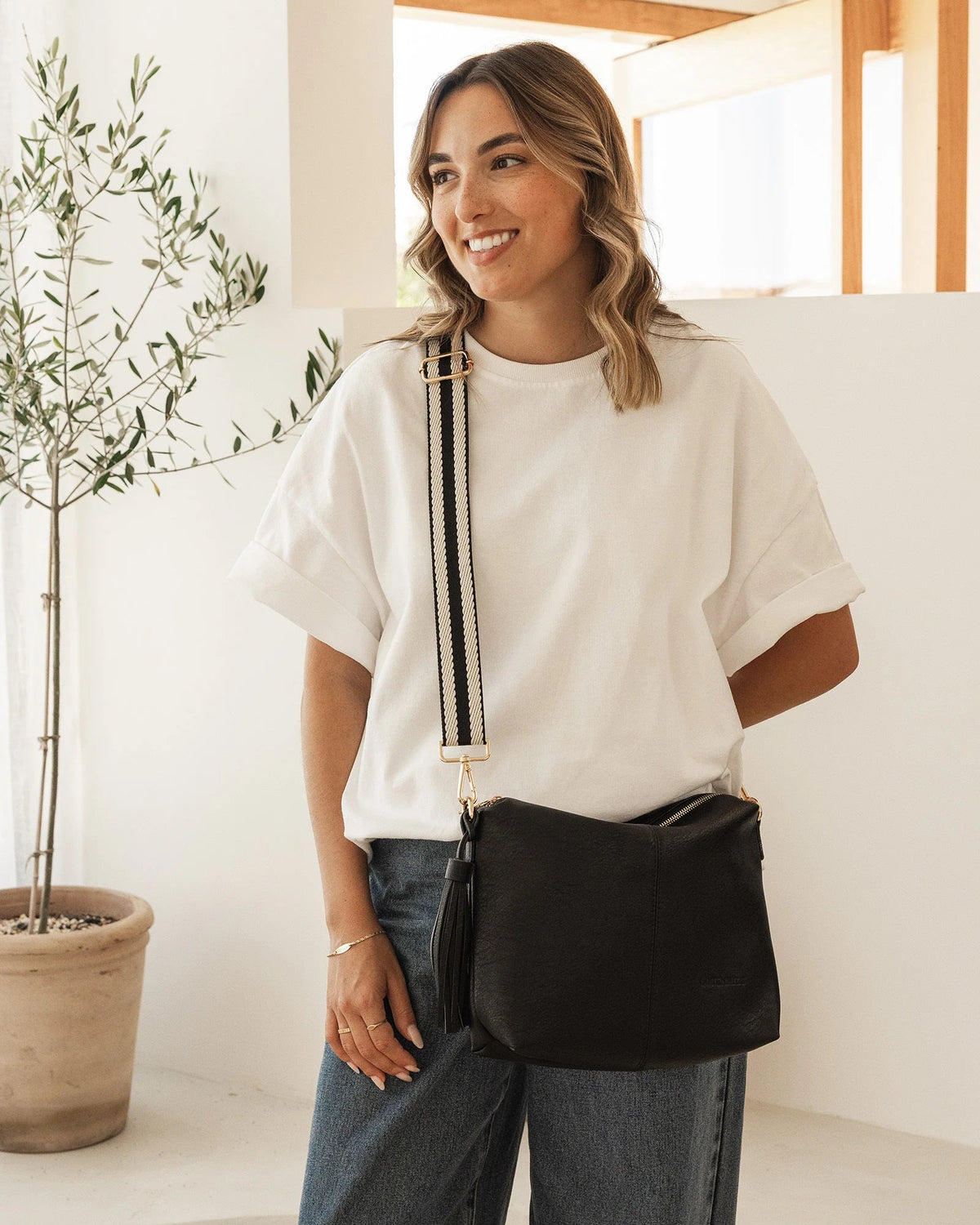 Louenhide Daisy Black Crossbody Bag