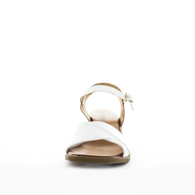 Bayumi White Leather sandal