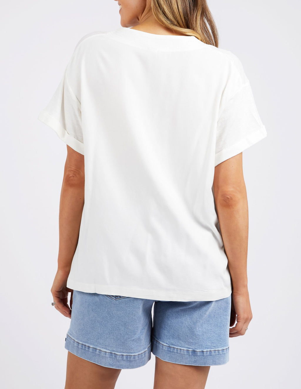 Anwen Pearl V Tee