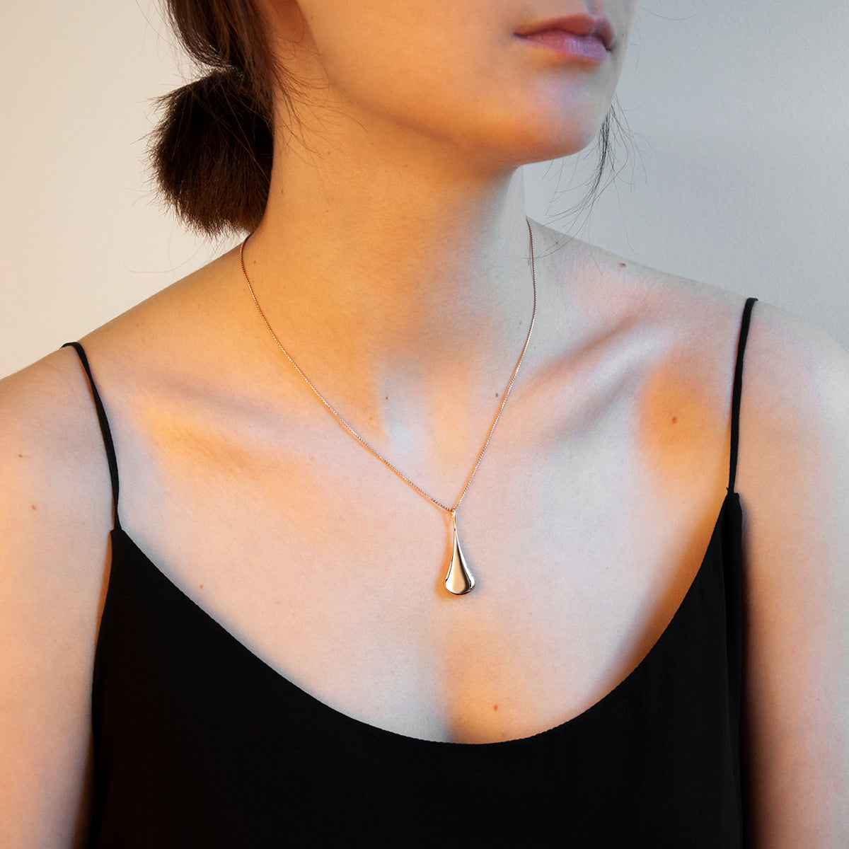 Weeping widow necklace rose gold