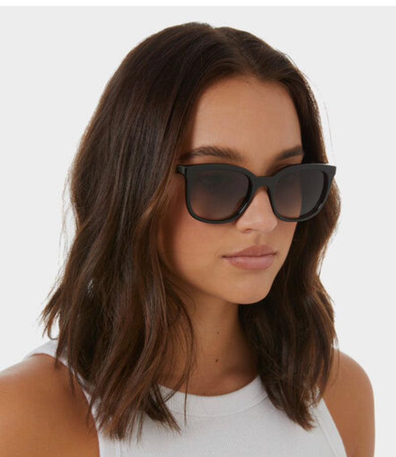 Le Specs Veracious