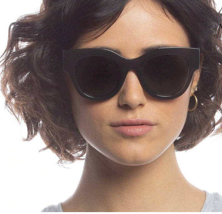 le specs float away Black polarized